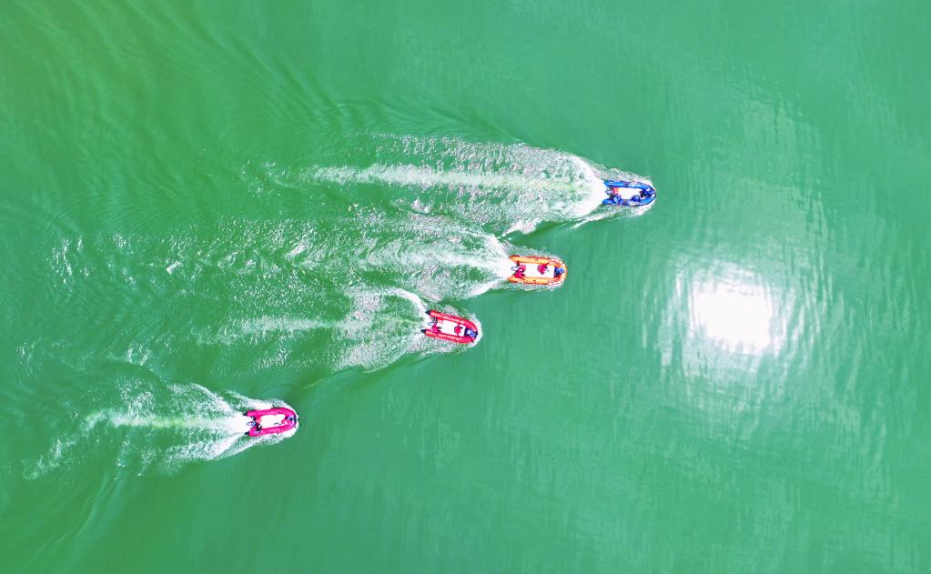 浙江長(cháng)興:水上演練 備戰汛期