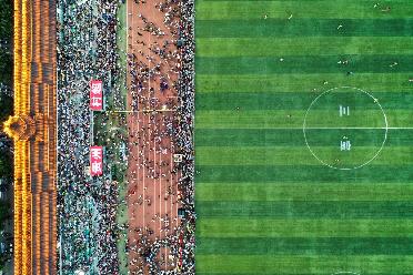 新華全媒+｜貴州“村超”，點(diǎn)燃夏日足球熱情