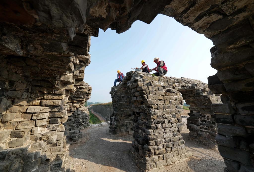 山海關(guān)長(cháng)城：馬道、敵臺修繕忙