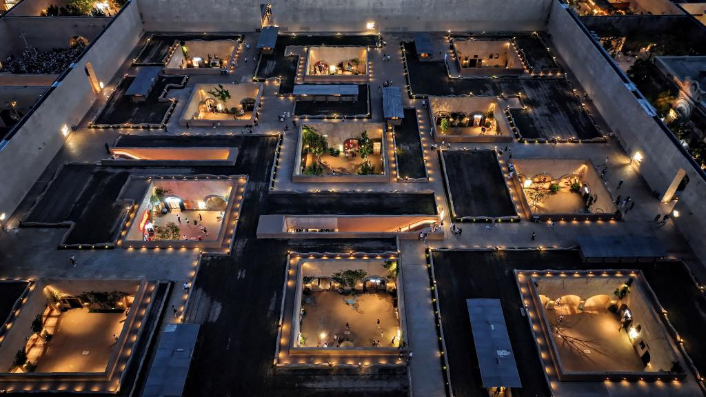 “只有河南·戲劇幻城”焰火晚會(huì )助力“夏日夜經(jīng)濟”