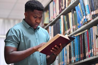 非洲青年何?。何以谥袊鴮W(xué)機械