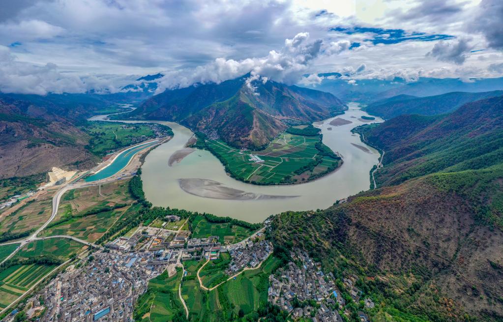 新時(shí)代中國調研行·長(cháng)江篇丨多彩江灣石鼓鎮