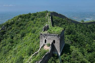 河北遷安：古長(cháng)城夏日風(fēng)光旖旎