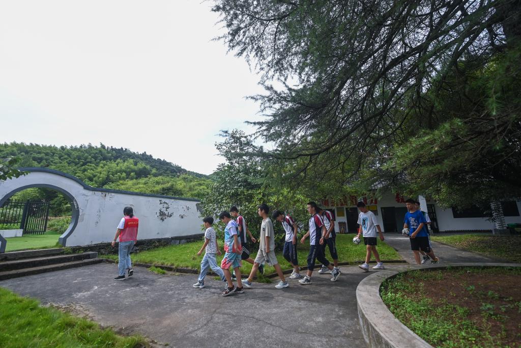 鄉村“春泥計劃”暑托班點(diǎn)亮小候鳥(niǎo)假期生活