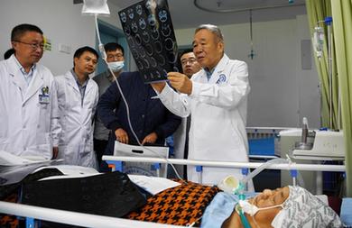 醫療專(zhuān)家進(jìn)藏助力神經(jīng)外科建設