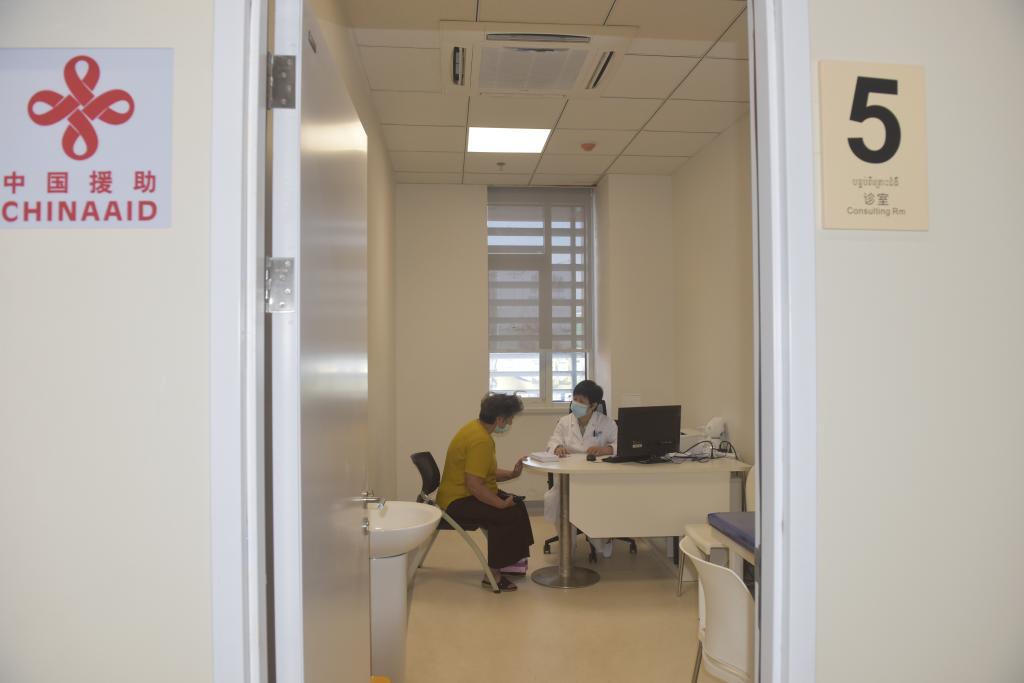 援柬埔寨中醫醫療隊開(kāi)展醫療服務(wù)