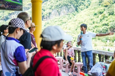 “我在世界最高橋下開(kāi)農家樂(lè )！”