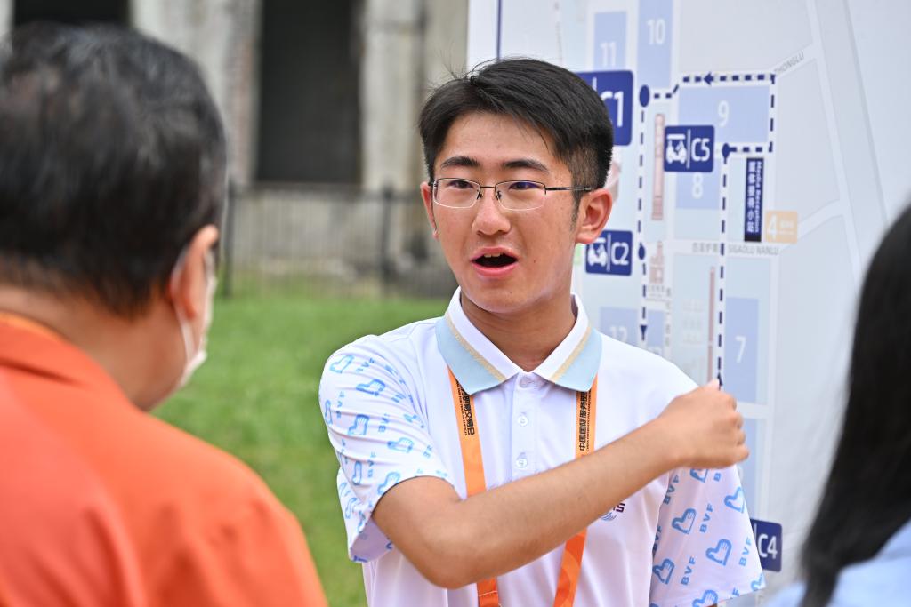 鏡觀(guān)服貿會(huì )｜服貿會(huì )上的服務(wù)者