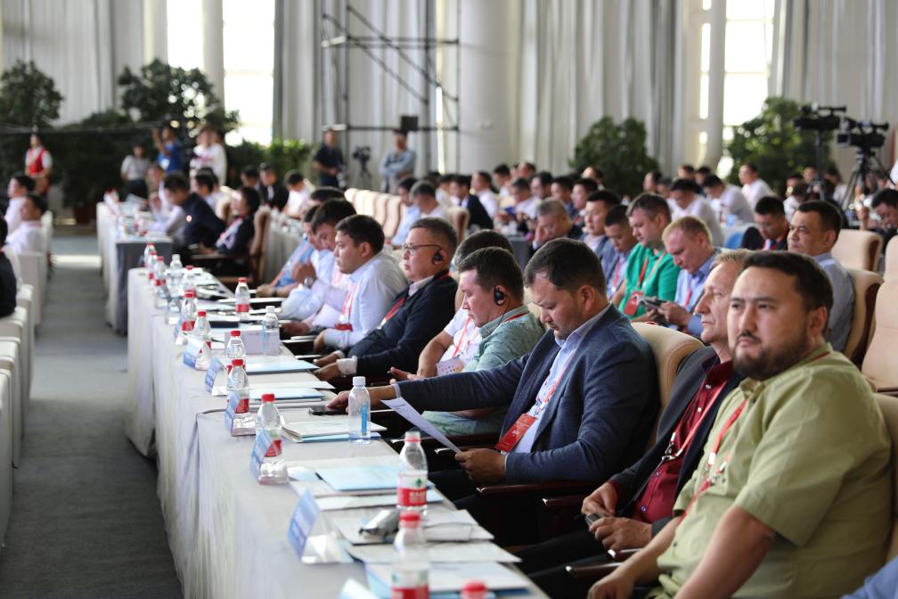 第六屆中國（克拉瑪依）國際石油天然氣及石化技術(shù)裝備展覽會(huì )開(kāi)幕 　