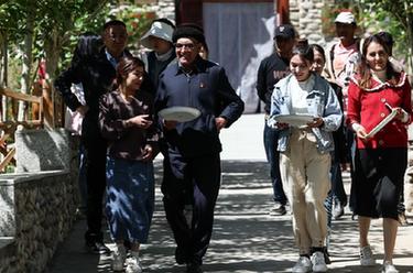 新華全媒+｜一家三代戍邊，塔吉克族人用忠誠書(shū)寫(xiě)愛(ài)國情懷