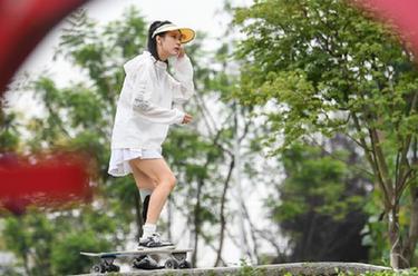 “閃光女孩”胡月：熱愛(ài)運動(dòng)是一件很酷的事