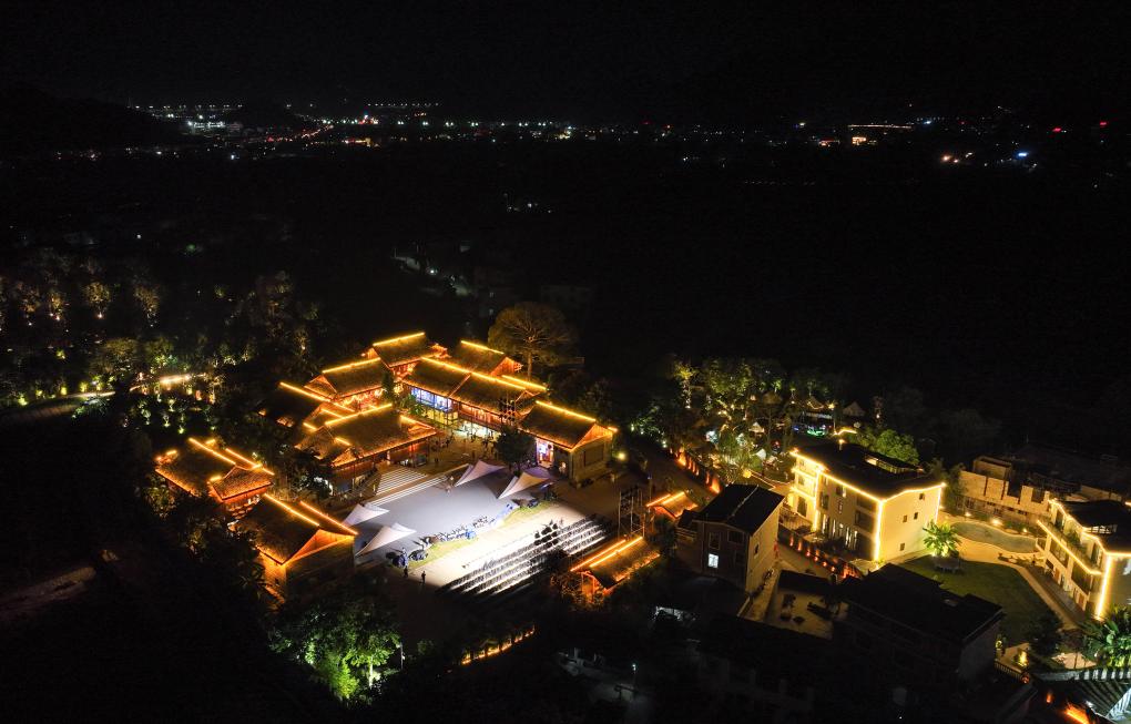 貴州興義：“夜經(jīng)濟”激發(fā)旅游市場(chǎng)新活力