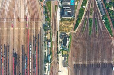 河南鄭州：“黃金班列”打造內陸開(kāi)放新高地