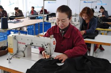 河北康保：鄉村“微工廠(chǎng)”促就業(yè)助振興