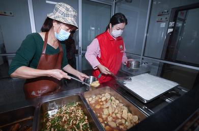 杭州富陽(yáng)：鄉村老年食堂惠民生