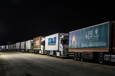 埃及:人道援助物資等待通過(guò)拉法口岸