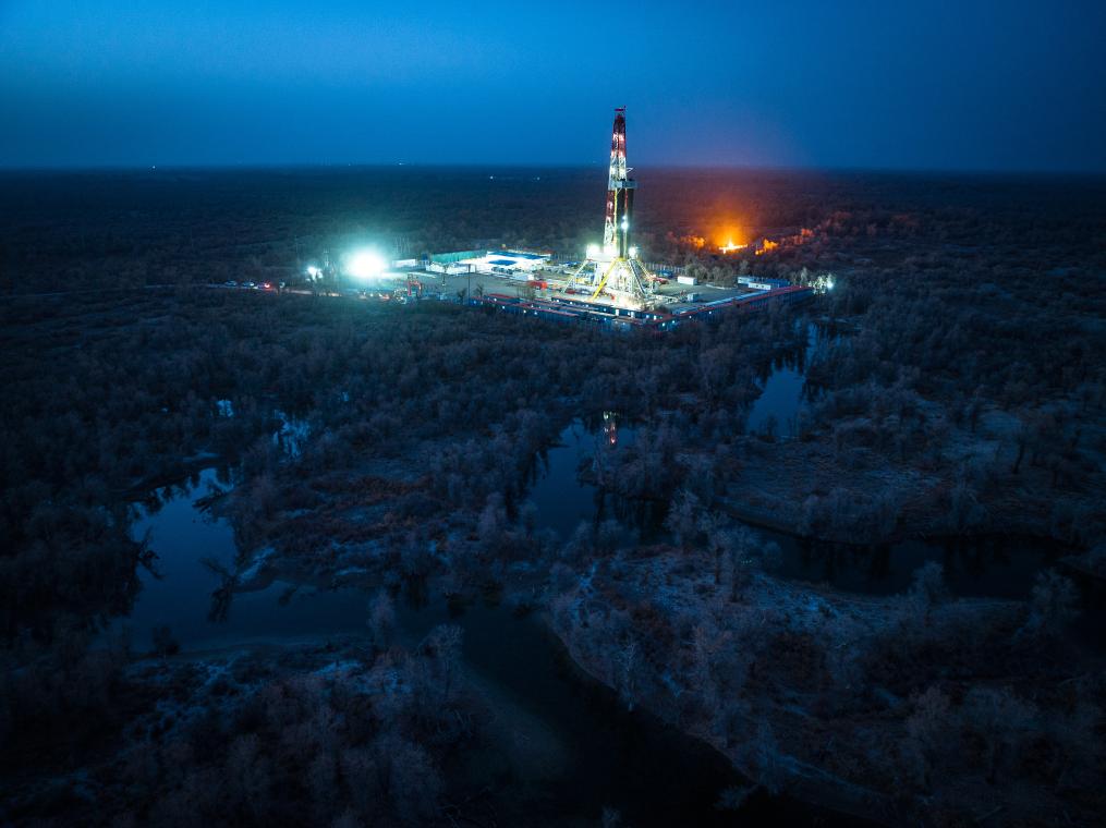 新華全媒+丨9432米！中國石化“深地一號”躍進(jìn)3-3XC井刷新亞洲最深井紀錄