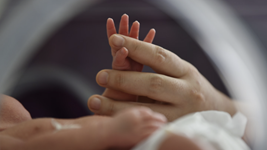 近20省份將“三孩”寫(xiě)入政府工作報告 激發(fā)生育意愿如何發(fā)力？