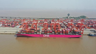 港口轉起來(lái)，貨物動(dòng)起來(lái)——洋山深水港目擊記