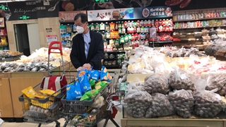 “掃碼”、兩米線(xiàn)……上海復商復市現場(chǎng)直擊