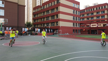 這所小學(xué)的“獨輪車(chē)+”課程，是孩子的健康快樂(lè )源泉
