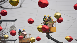 ?；⒂未?年味漸濃——西安部分區域解封首日見(jiàn)聞