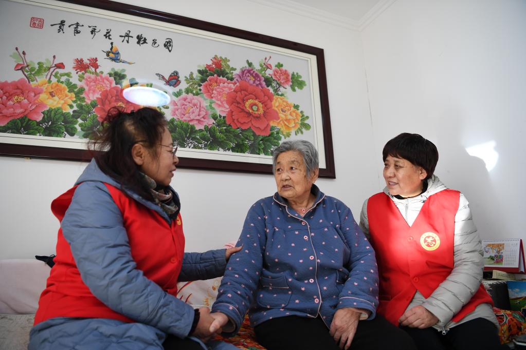 社區“小飯桌”托起的優(yōu)雅晚年