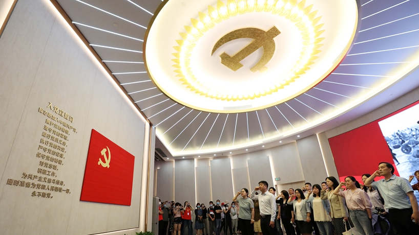 新華社評論員：毫不動(dòng)搖堅持黨的全面領(lǐng)導