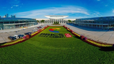 攜手合作 開(kāi)創(chuàng )未來(lái)