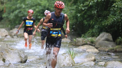 去山野間，磨礪身心