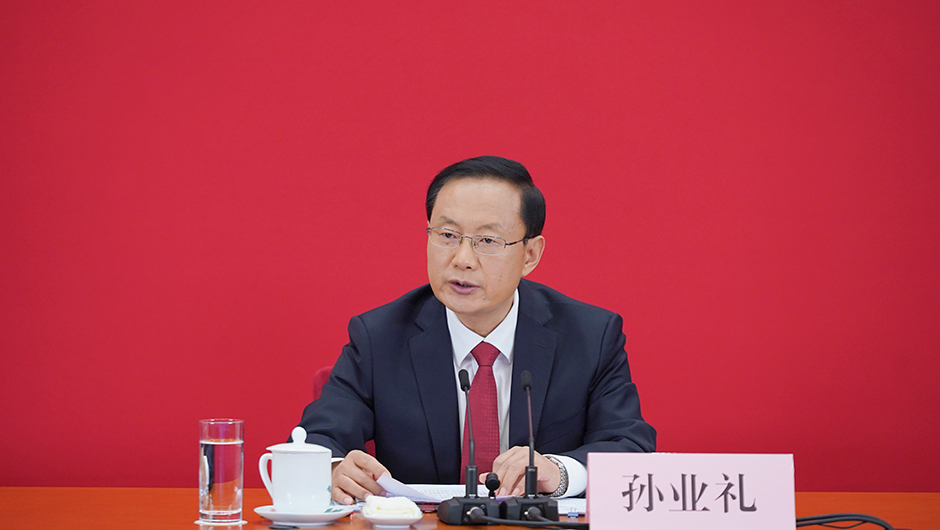 中國共產(chǎn)黨第二十次全國代表大會(huì )新聞發(fā)言人舉行新聞發(fā)布會(huì )