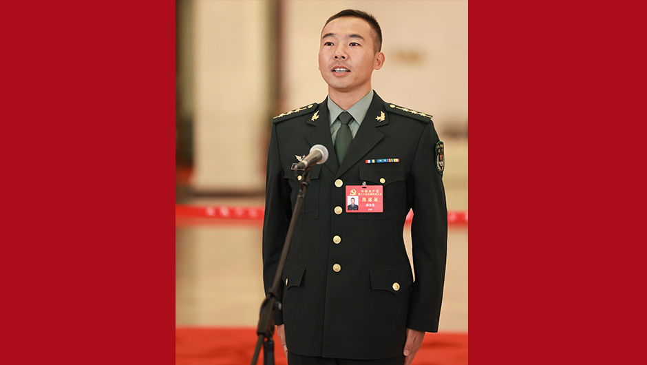 孫金龍代表接受采訪(fǎng)