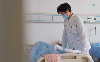 做人民的代表，為人民辦實(shí)事