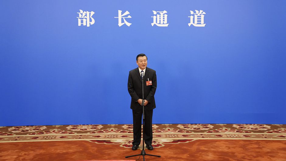 住房和城鄉建設部部長(cháng)倪虹接受媒體采訪(fǎng)