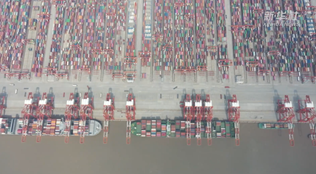 把車(chē)子裝進(jìn)箱子 運輸新模式送汽車(chē)“出海”