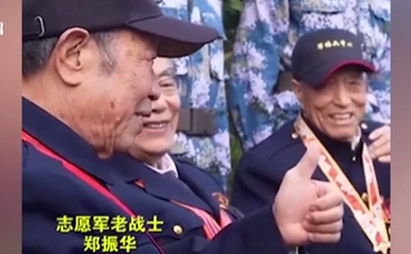 淚目！吃?xún)鐾炼沟闹驹杠娎媳鴩L到了自熱食品