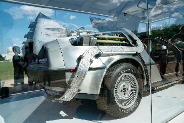 “時(shí)光機”道具汽車(chē)在華盛頓展出