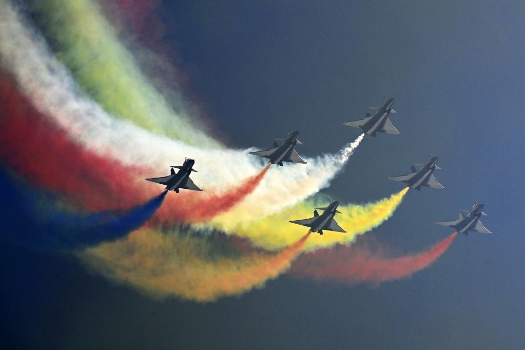 九萬(wàn)里風(fēng)鵬正舉&mdash;&mdash;寫(xiě)在第十四屆中國航展閉幕之際